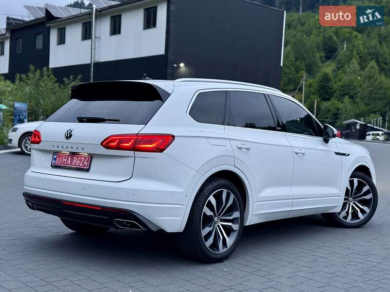 Позашляховик / Кросовер Volkswagen Touareg 2019 в Хусті