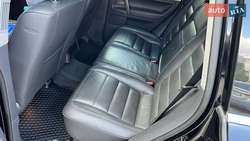 Внедорожник / Кроссовер Volkswagen Touareg 2007 в Киеве