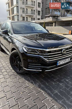 Внедорожник / Кроссовер Volkswagen Touareg 2018 в Ивано-Франковске