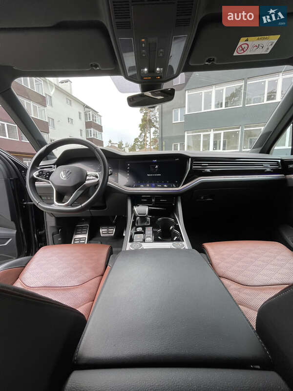 Позашляховик / Кросовер Volkswagen Touareg 2020 в Києві