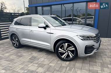 Позашляховик / Кросовер Volkswagen Touareg 2022 в 