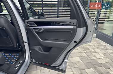 Позашляховик / Кросовер Volkswagen Touareg 2022 в 