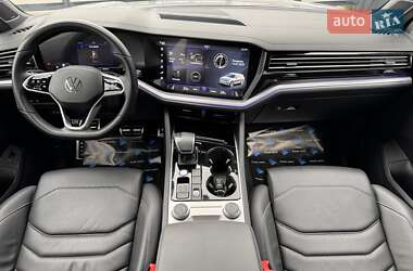 Позашляховик / Кросовер Volkswagen Touareg 2022 в 