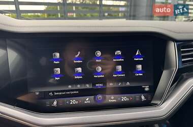 Позашляховик / Кросовер Volkswagen Touareg 2022 в 
