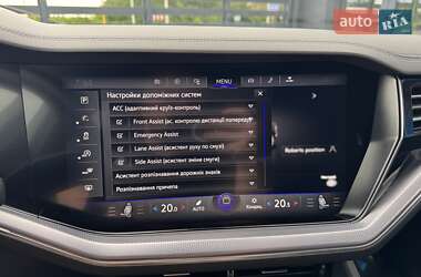 Позашляховик / Кросовер Volkswagen Touareg 2022 в 