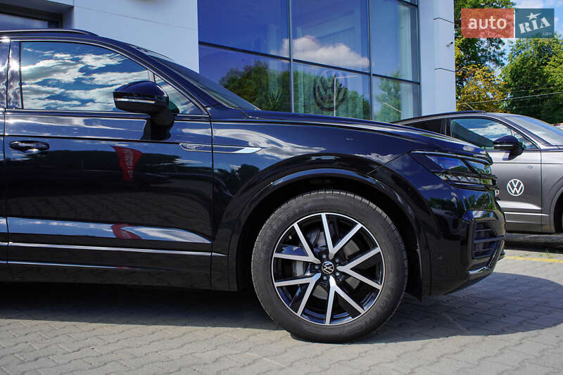 Позашляховик / Кросовер Volkswagen Touareg 2023 в Житомирі