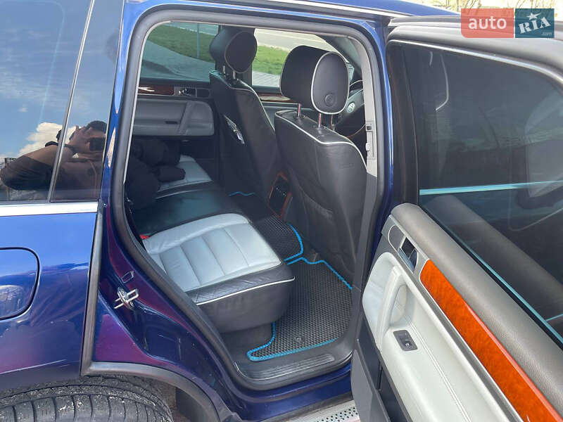 Позашляховик / Кросовер Volkswagen Touareg 2006 в Луцьку