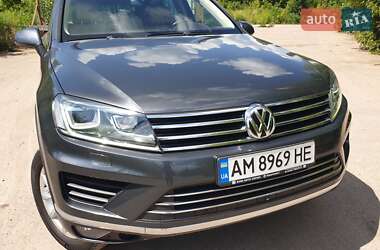 Внедорожник / Кроссовер Volkswagen Touareg 2015 в Житомире