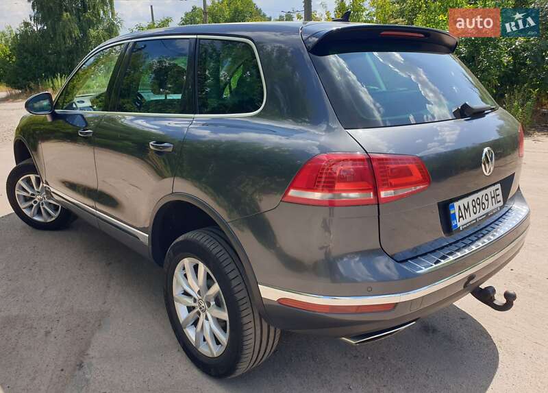 Внедорожник / Кроссовер Volkswagen Touareg 2015 в Житомире