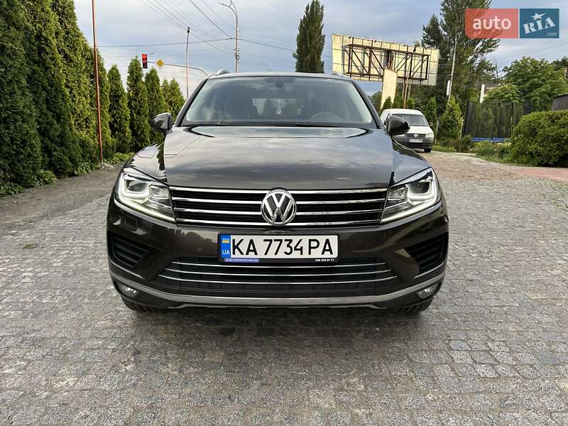 Внедорожник / Кроссовер Volkswagen Touareg 2017 в Киеве