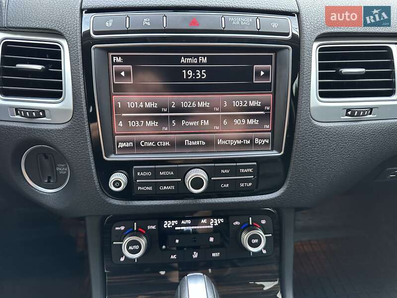 Внедорожник / Кроссовер Volkswagen Touareg 2017 в Киеве