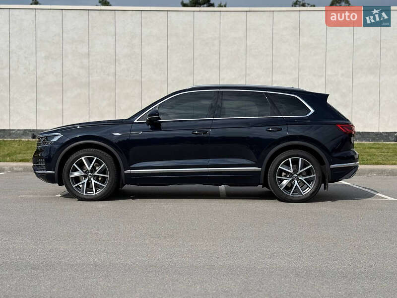Внедорожник / Кроссовер Volkswagen Touareg 2022 в Киеве