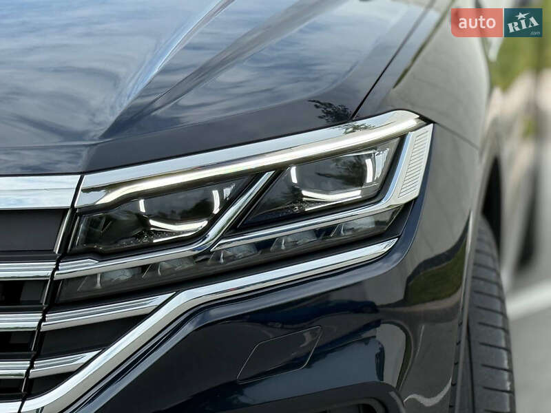 Внедорожник / Кроссовер Volkswagen Touareg 2022 в Киеве