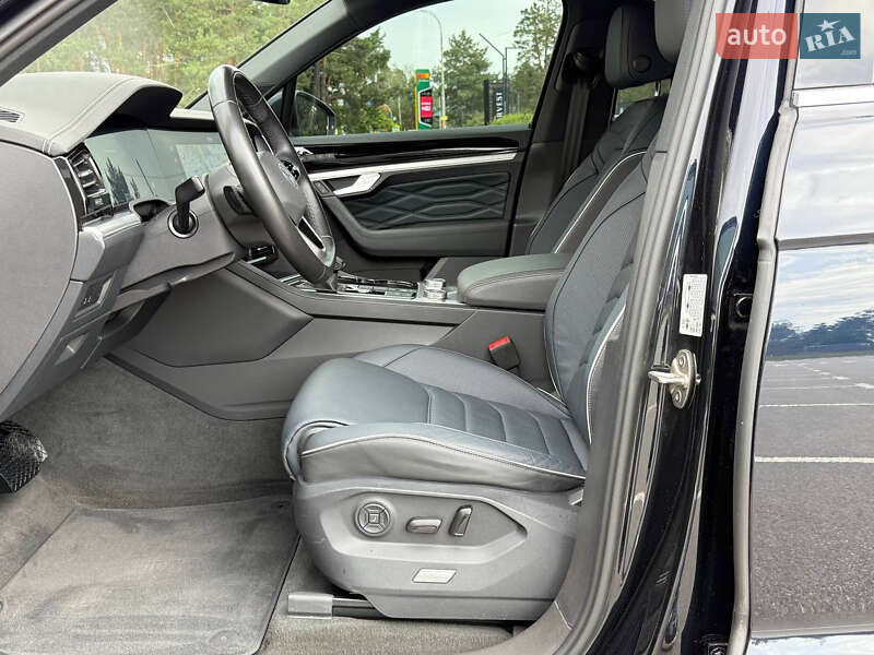 Внедорожник / Кроссовер Volkswagen Touareg 2022 в Киеве