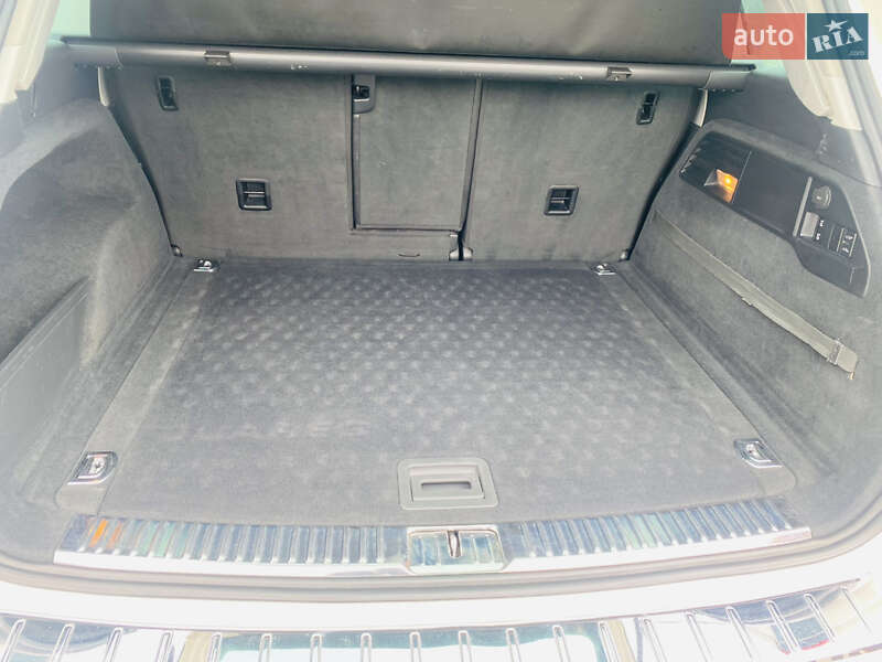 Внедорожник / Кроссовер Volkswagen Touareg 2010 в Черновцах