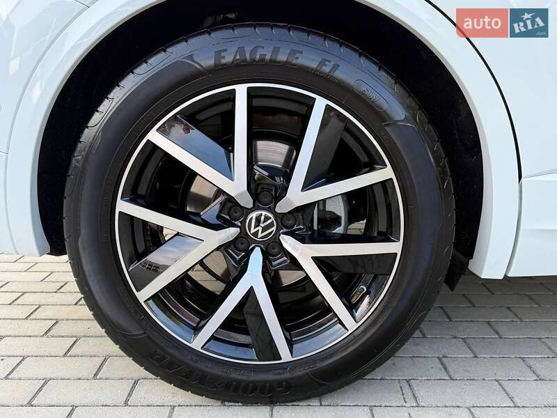 Внедорожник / Кроссовер Volkswagen Touareg 2022 в Ровно