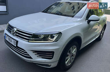 Внедорожник / Кроссовер Volkswagen Touareg 2018 в 