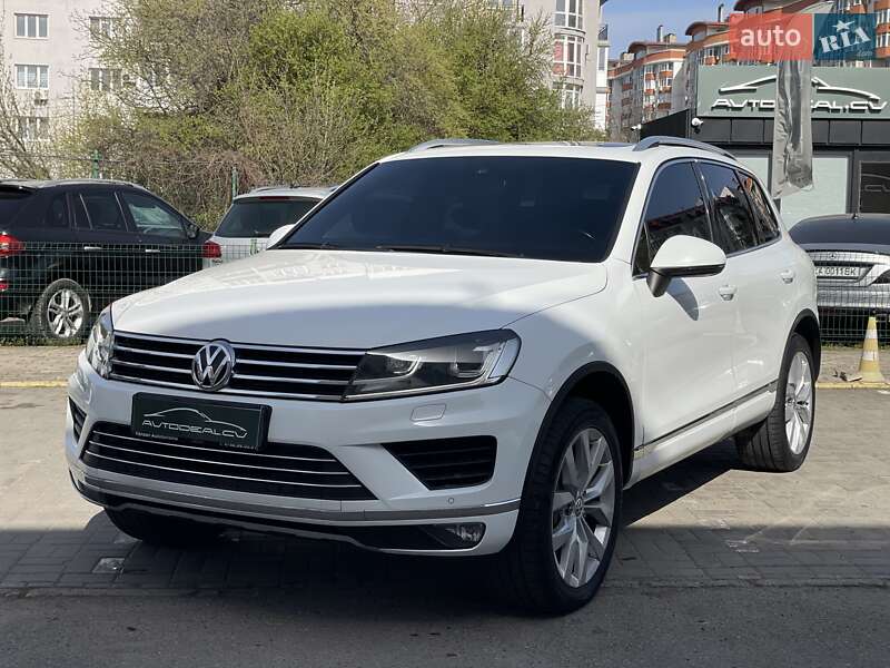 Внедорожник / Кроссовер Volkswagen Touareg 2014 в Черновцах