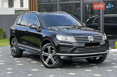 Внедорожник / Кроссовер Volkswagen Touareg 2015 в 