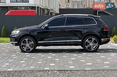 Внедорожник / Кроссовер Volkswagen Touareg 2015 в 