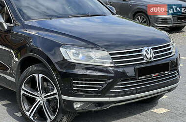 Внедорожник / Кроссовер Volkswagen Touareg 2015 в 