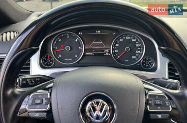 Внедорожник / Кроссовер Volkswagen Touareg 2015 в 