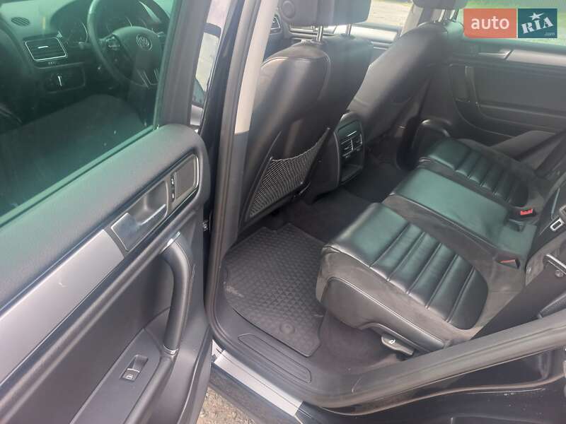 Внедорожник / Кроссовер Volkswagen Touareg 2011 в Шептицькому
