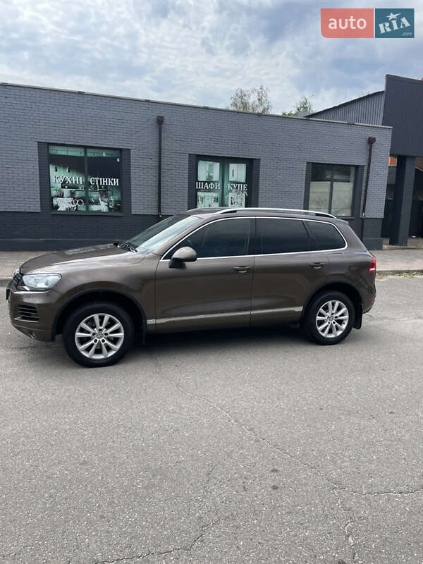 Внедорожник / Кроссовер Volkswagen Touareg 2010 в Кривом Роге