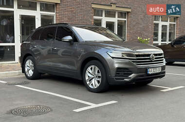 Внедорожник / Кроссовер Volkswagen Touareg 2019 в 