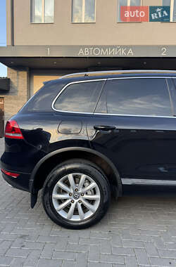 Позашляховик / Кросовер Volkswagen Touareg 2010 в Рівному