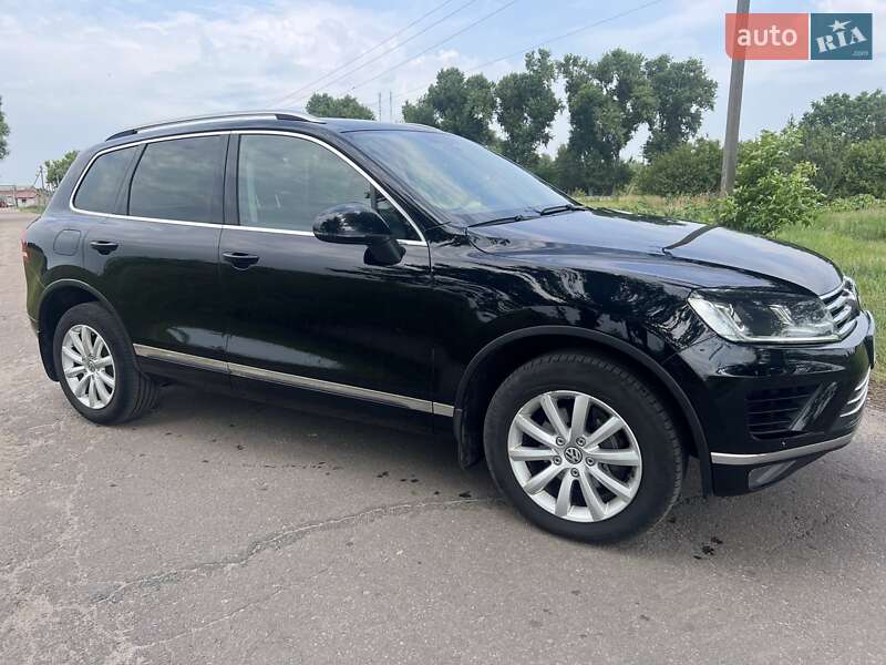 Внедорожник / Кроссовер Volkswagen Touareg 2011 в Броварах
