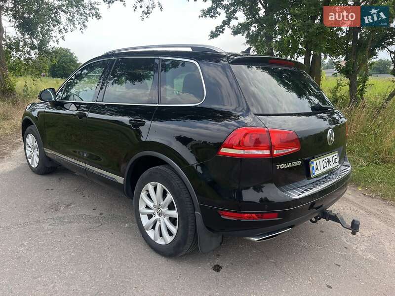 Внедорожник / Кроссовер Volkswagen Touareg 2011 в Броварах