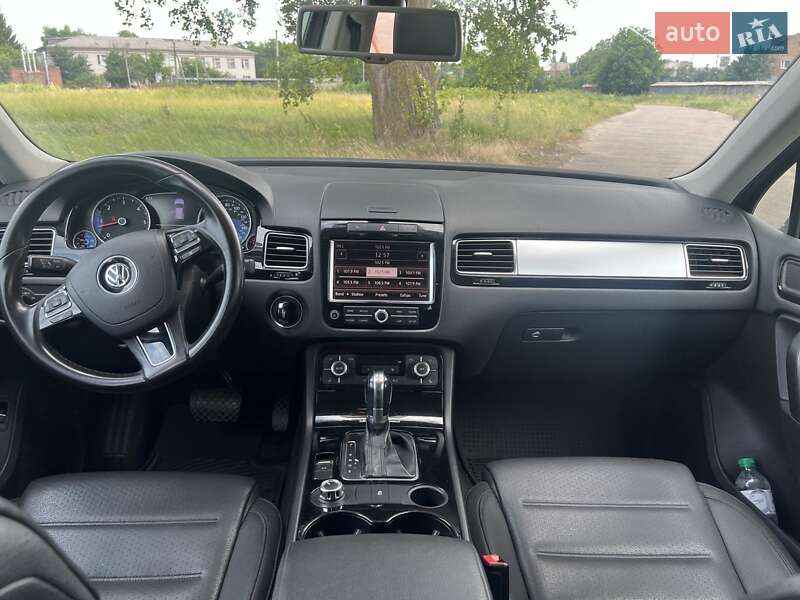 Внедорожник / Кроссовер Volkswagen Touareg 2011 в Броварах