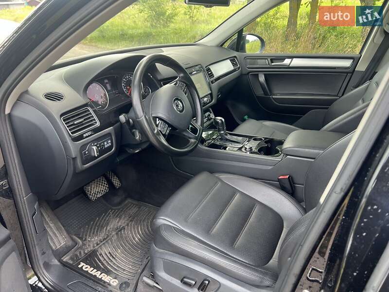 Внедорожник / Кроссовер Volkswagen Touareg 2011 в Броварах