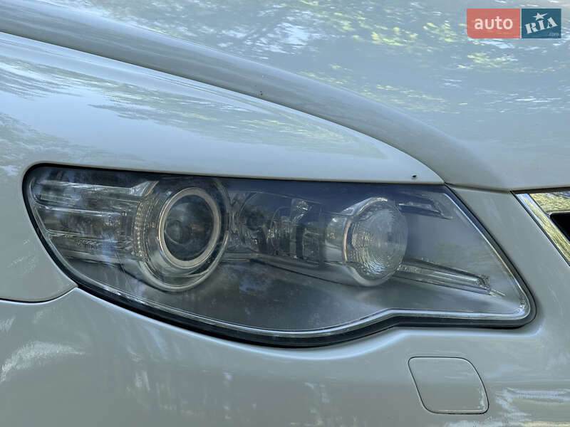 Внедорожник / Кроссовер Volkswagen Touareg 2010 в Ахтырке