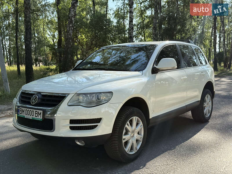 Внедорожник / Кроссовер Volkswagen Touareg 2010 в Ахтырке
