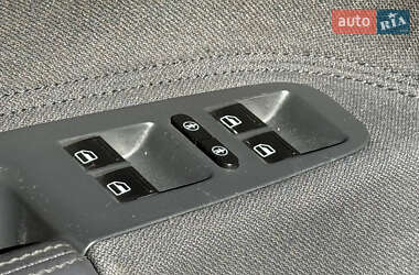 Внедорожник / Кроссовер Volkswagen Touareg 2010 в 