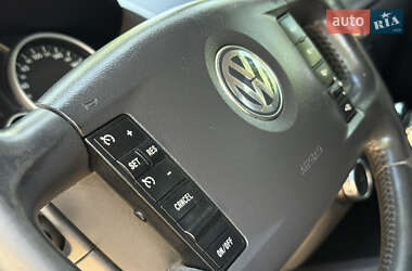 Внедорожник / Кроссовер Volkswagen Touareg 2010 в 