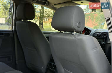 Внедорожник / Кроссовер Volkswagen Touareg 2010 в 