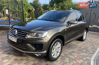 Внедорожник / Кроссовер Volkswagen Touareg 2017 в 