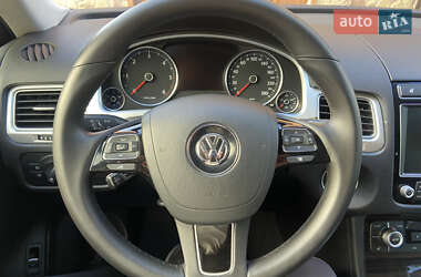 Внедорожник / Кроссовер Volkswagen Touareg 2017 в 