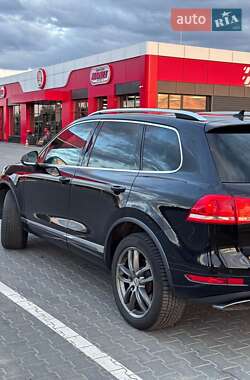 Внедорожник / Кроссовер Volkswagen Touareg 2011 в 