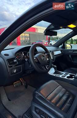 Внедорожник / Кроссовер Volkswagen Touareg 2011 в 