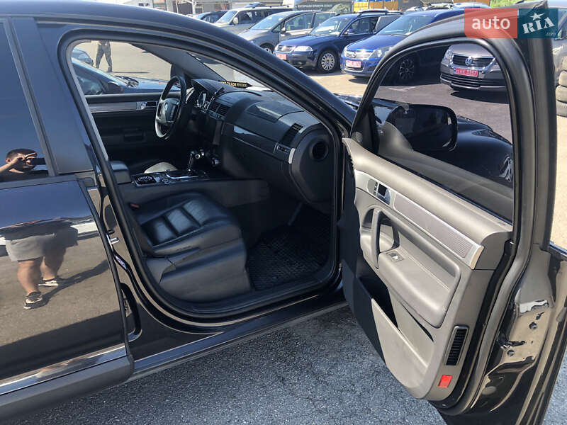 Внедорожник / Кроссовер Volkswagen Touareg 2005 в Харькове