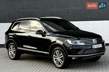 Внедорожник / Кроссовер Volkswagen Touareg 2015 в 