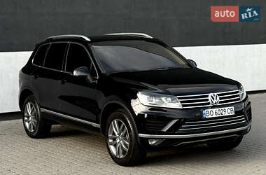 Внедорожник / Кроссовер Volkswagen Touareg 2015 в 