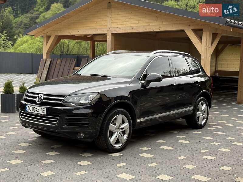 Позашляховик / Кросовер Volkswagen Touareg 2011 в Міжгір'ї