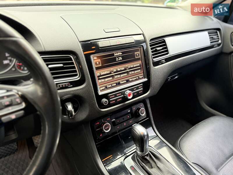 Позашляховик / Кросовер Volkswagen Touareg 2011 в Міжгір'ї