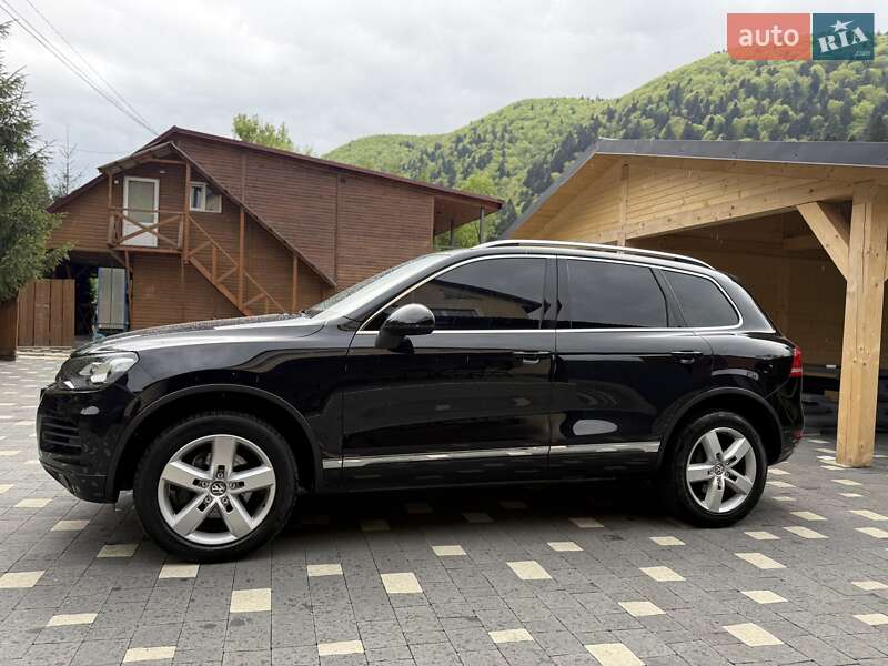 Позашляховик / Кросовер Volkswagen Touareg 2011 в Міжгір'ї