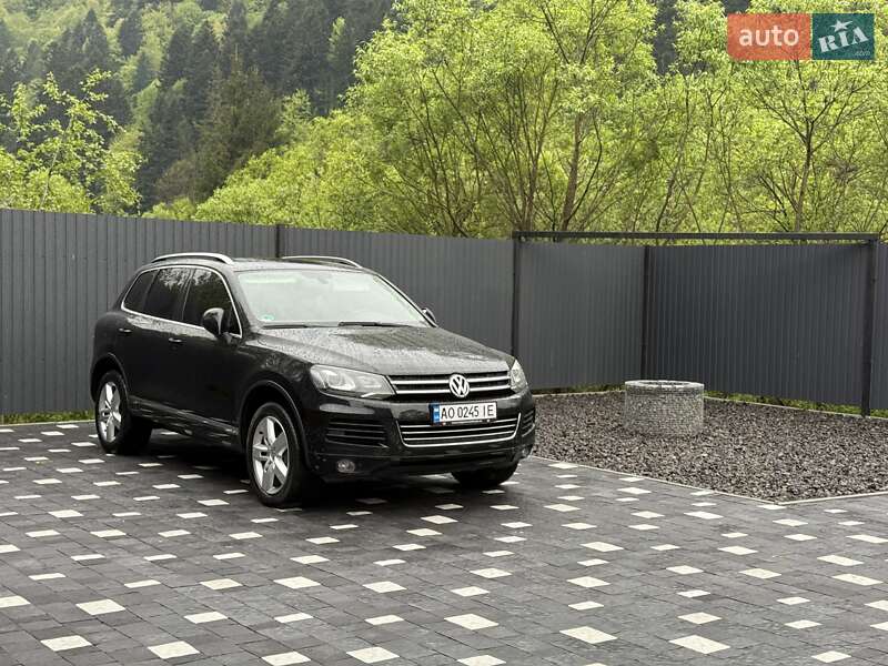 Позашляховик / Кросовер Volkswagen Touareg 2011 в Міжгір'ї